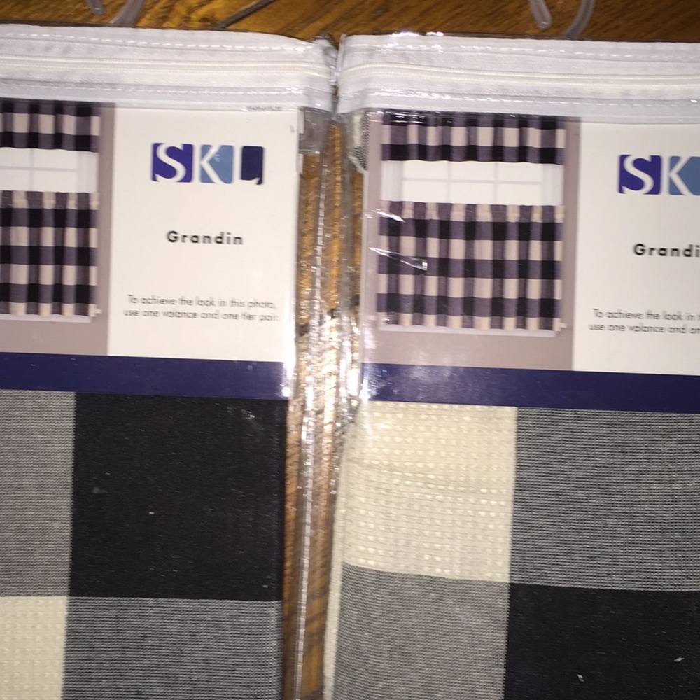 Buffalo Plaid Valance